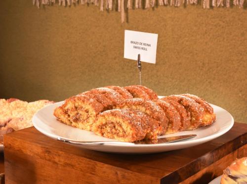 Comida en o cerca de este hotel