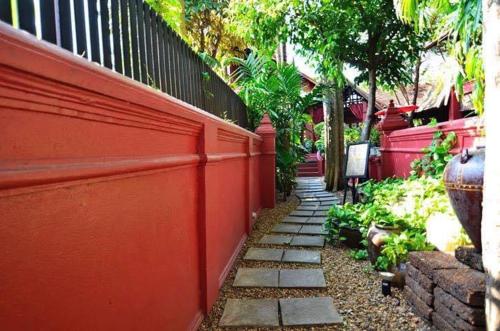 Giardino di Tri Yaan Na Ros Colonial House