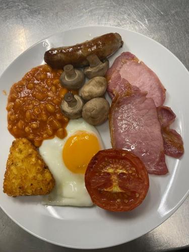 Đồ ăn tại/gần nhà khách