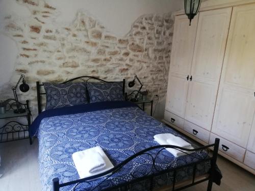 Een bed of bedden in een kamer bij House Albena