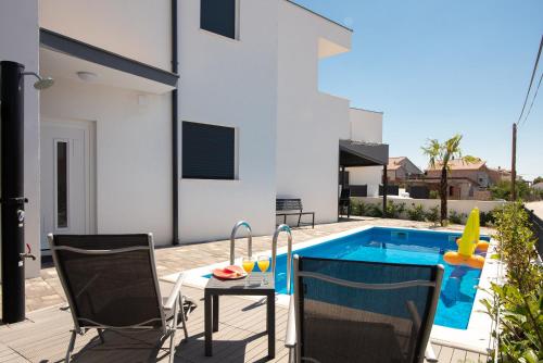Bazén v ubytovaní Luxury Apartment Lukas alebo v jeho blízkosti