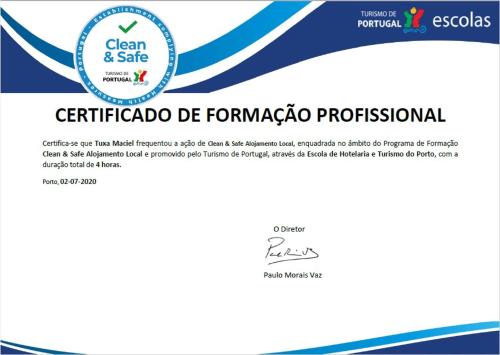 Certificat, récompense, panneau ou autre document affiché dans l'établissement Nas Três Janelas