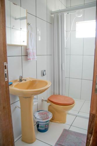 Bilik mandi di Casa do Juá