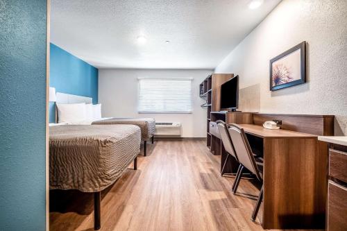 Gallery image of WoodSpring Suites Naples West in Naples