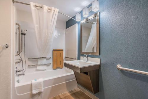 Gallery image of WoodSpring Suites Doral Miami Airport in Miami