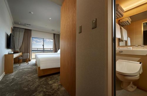 O baie la ANA Crowne Plaza Resort Okinawa Uruma Hills By IHG