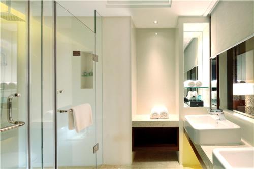 Koupelna v ubytování Sanya Si Ji Hai Ting Hotel
