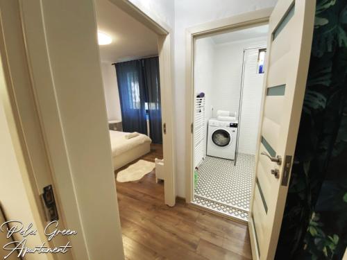 Et badeværelse på Peles Green Apartment