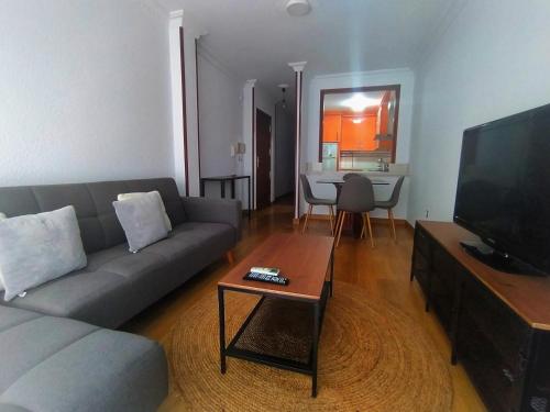Apartamento con PARKING gratis en CENTRO, Merced tesisinde bir oturma alanı