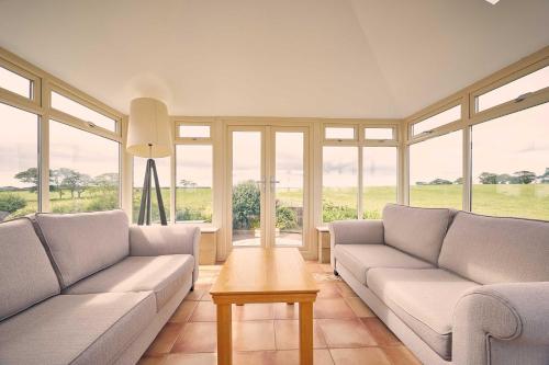 Host & Stay - Cheviot View – Photos 4
