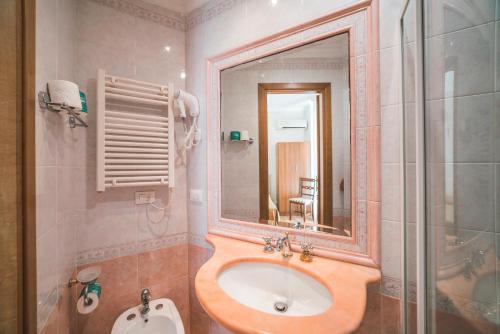 Koupelna v ubytování GH Hotel San Giusto