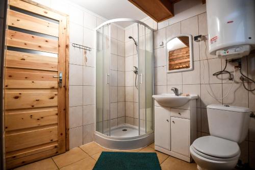 Ένα μπάνιο στο Ośrodek Pszczółka Krasnobród