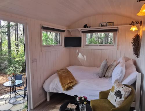 Gallery image of Forest Heath Shepherd's Huts in Ringwood