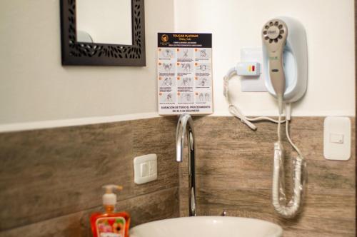 Koupelna v ubytování Toucan Platinum Suites Aparthotel