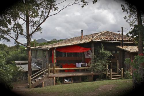 Edificio en el que se encuentra el hostal o pensión