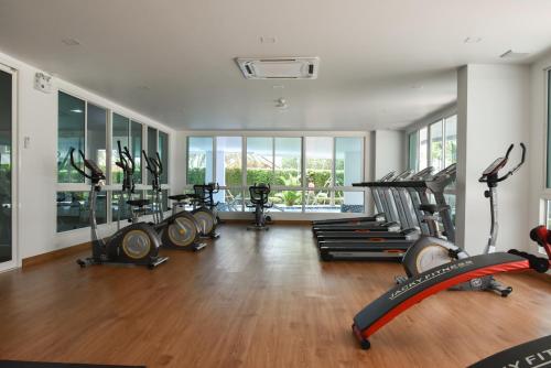 O centro de fitness e/ou as comodidades de fitness de Whale Marina Condominium