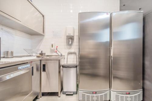 Cuisine ou kitchenette dans l'établissement Be Lisbon Hostel Intendente
