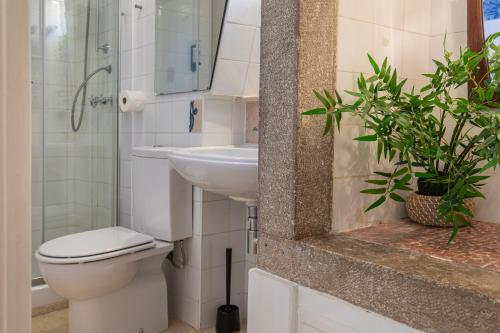 Bilik mandi di Casa da Pendoa