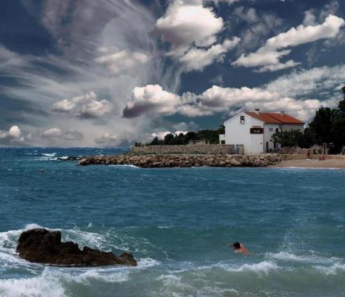 Apartment Gaga and Nia II