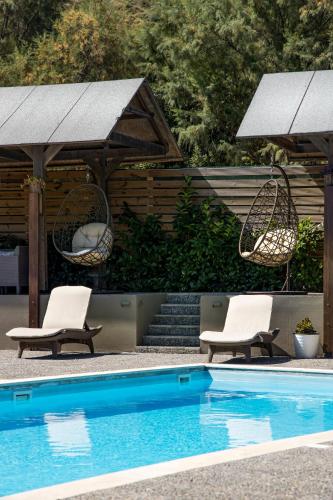 Almirikia Apartments