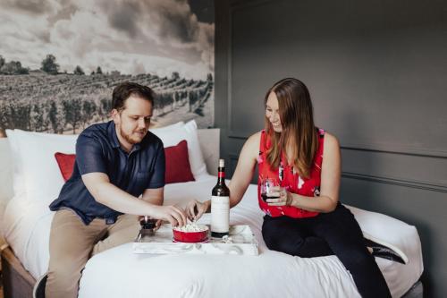 Vinland Hotel and Lounge, Solvang (updated prices 2025)