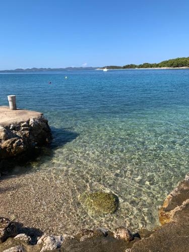 En strand i nærheden af lejligheden