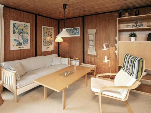 Et opholdsområde på 6 person holiday home in L kken