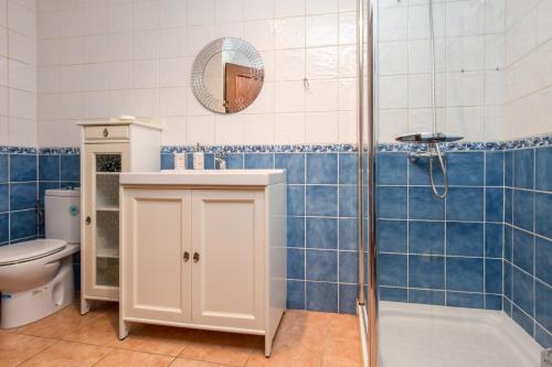 Et badeværelse på Apartamento Abuelo Miguel