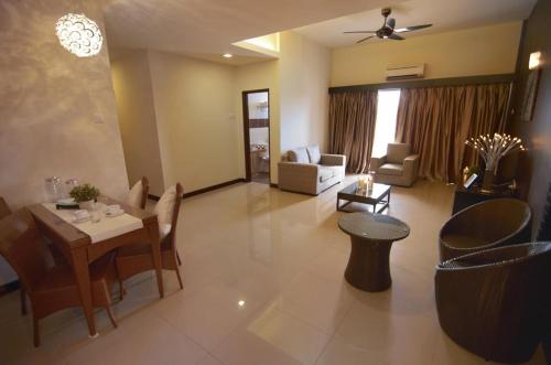 Ein Sitzbereich in der Unterkunft Taman Air Lagoon Resort at A921, unlimited waterpark access, Melaka