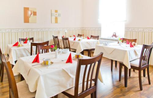 En restaurant eller et andet spisested på Pension Hanna