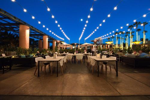 Restaurant ou autre lieu de restauration dans l'établissement Hyatt Regency La Jolla at Aventine