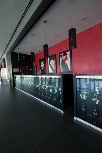 a display case in a store with vases on it at Vila Gale Lagos in Lagos