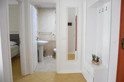 Kupatilo u objektu Click Apartments - Tirana