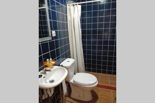 Bilik mandi di Casa de Madeira