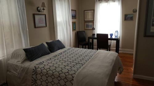 Cama o camas de una habitación en The Ivoryton Inn