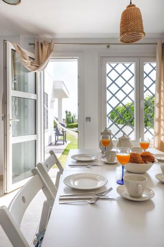 Φωτογραφία από το άλμπουμ του Punta Carnero - Villa de ensueño στην Αλχεθίρας