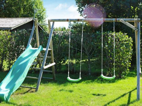 Children's play area sa 6 person holiday home in Hadsund