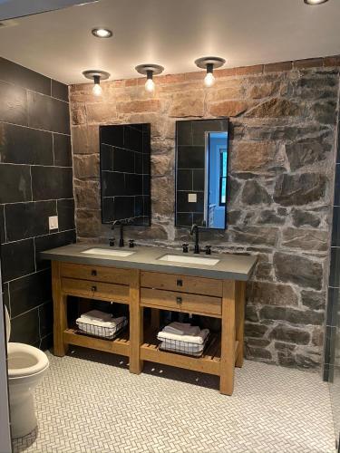 Un baño de Imogene Hotel
