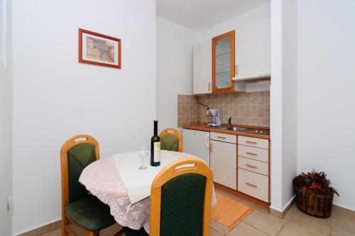 Dapur atau dapur kecil di Apartments Green Garden