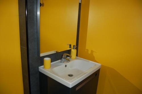 Un baño de Le TATAVE