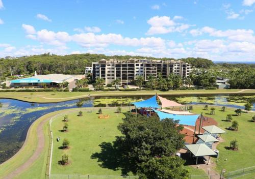 Gallery image of Ocean court yard in Alexandra Headland