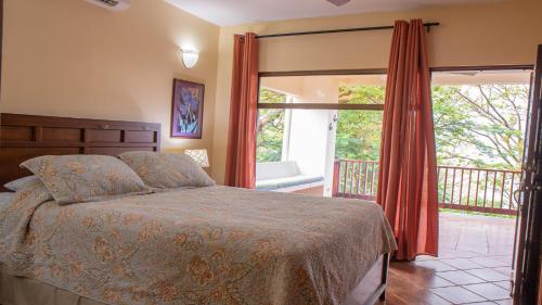 Ocotal Beach Front Condo #11 – Photos 4