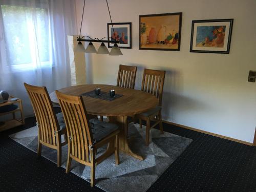 Ruang duduk di Vor den Toren Bambergs - Einfamilienhaus mit Garten!