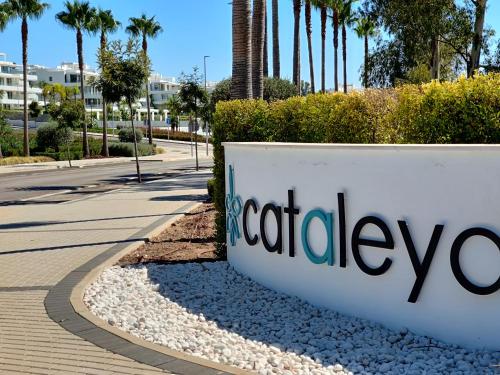 Gambar di galeri bagi Marbella GOLF & SEA LODGE di Estepona