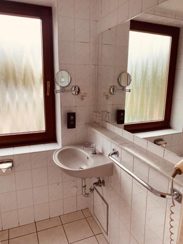 Koupelna v ubytování Hotel Kunibert der Fiese - Superior