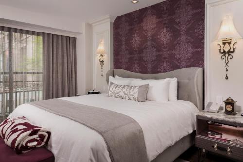 The Ivey's Hotel Image