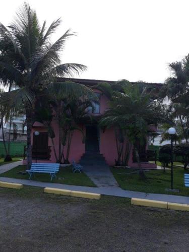 Taman di luar Associação Sabesp Bertioga - SP