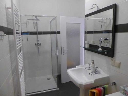 Ένα μπάνιο στο Ferienwohnung Riemeyer
