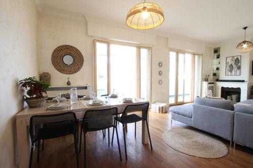 Large 4 rooms in the city center