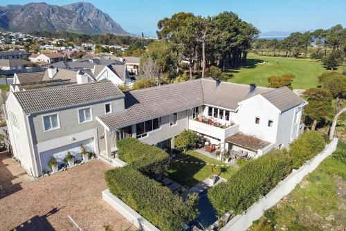 
A bird's-eye view of Hermanus Lodge on the Green
